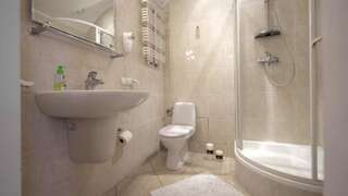 Хостелы Lviv Euro hostel Львов Стандартный двухместный номер с 1 кроватью-8